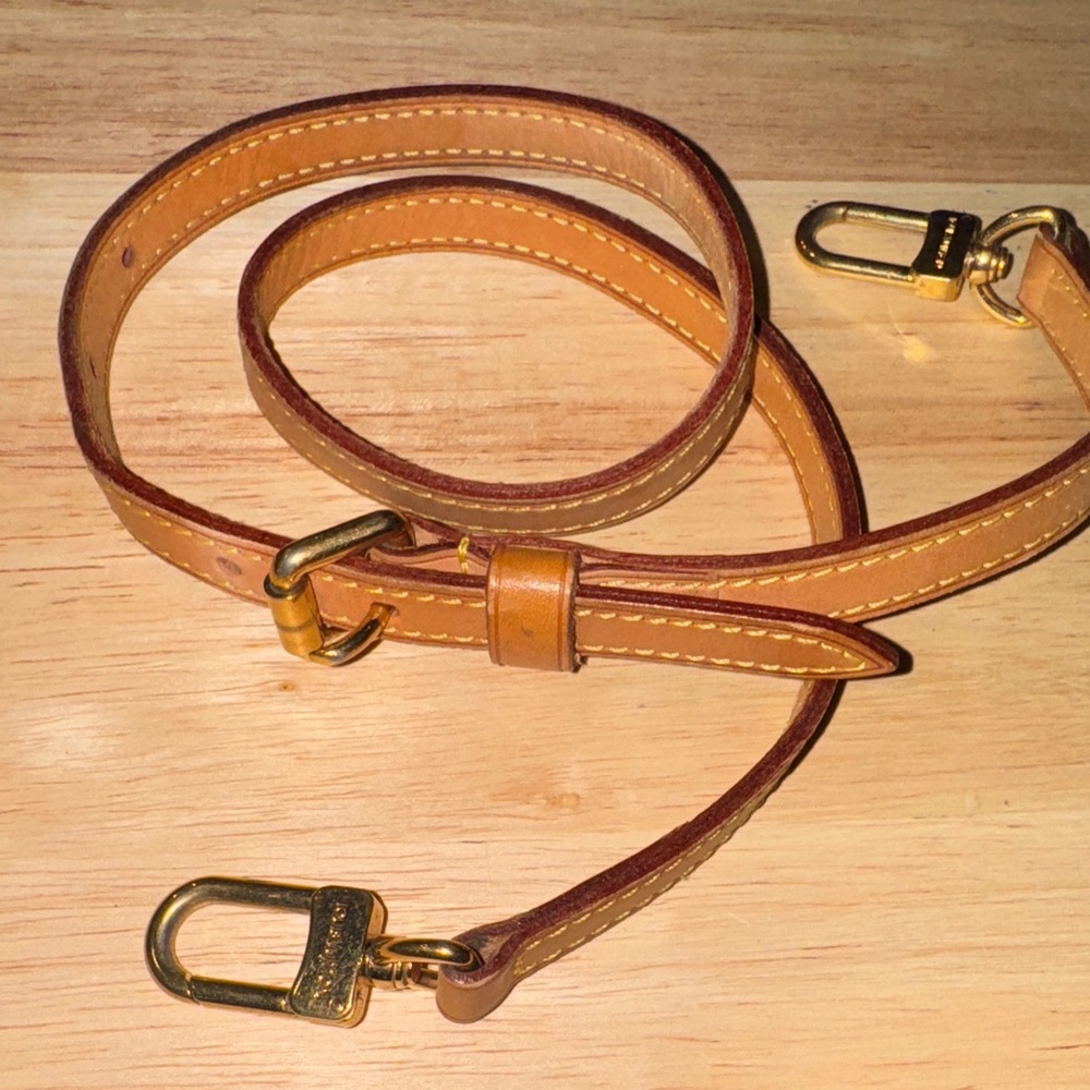 Louis Vuitton vachetta leather adjustable shoulder strap